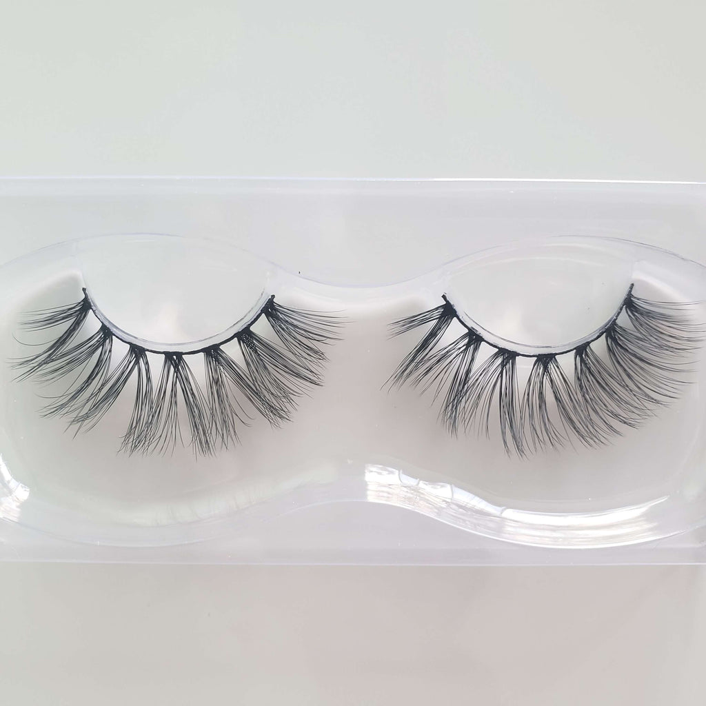 Classic Nina image 1