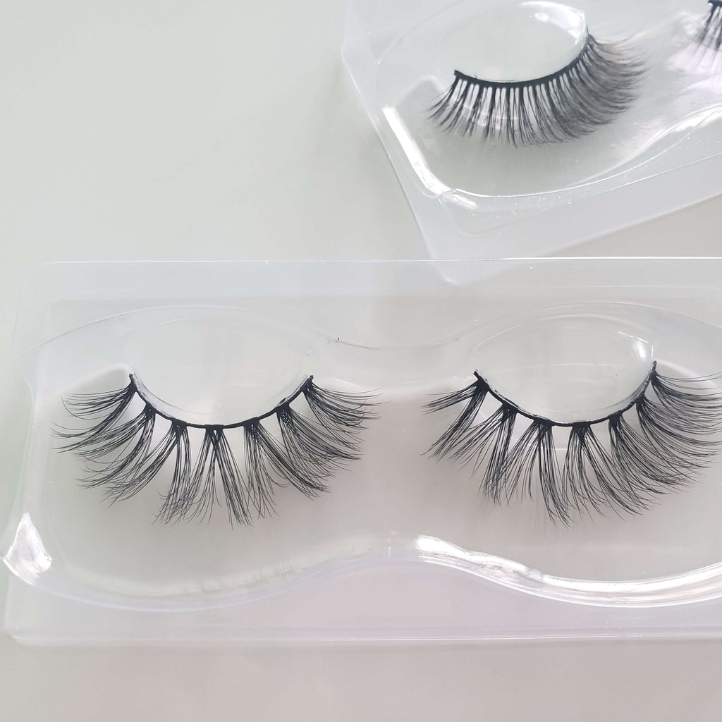 Classic Nina image 0